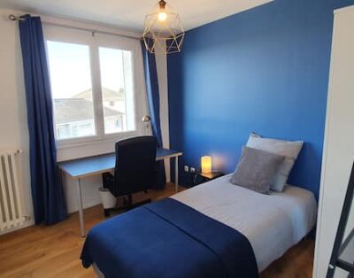 Saint-Laud Station – Room #4 Near Downtown